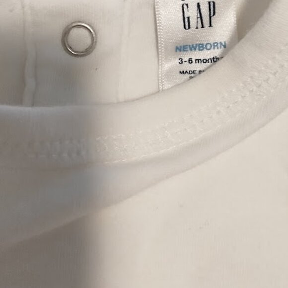 EUC Baby Gap Denim Cotton Soft One Piece 3-6 Months Girls Jean Shorts Blouse - Picture 6 of 9